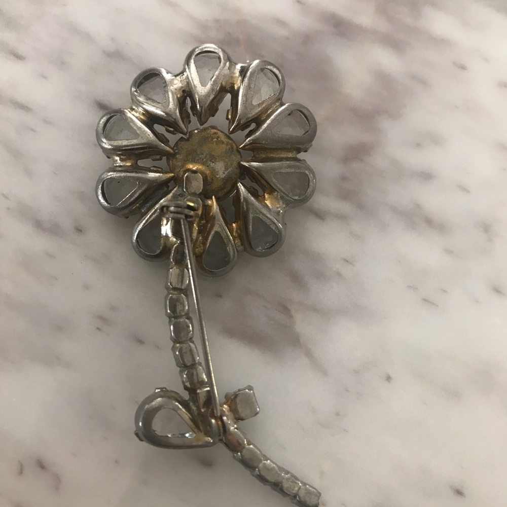 Exquisite Rhinestone Crystal Flower Brooch - Picture 4 of 5